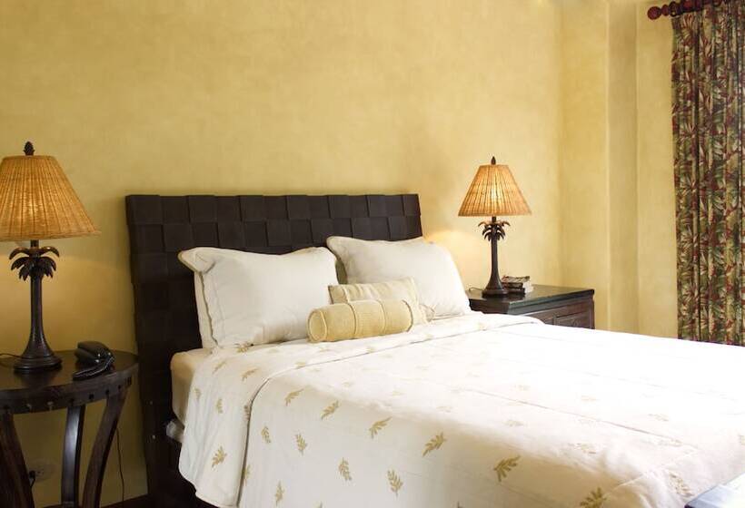 Cr Luxury Los Sueños Condos