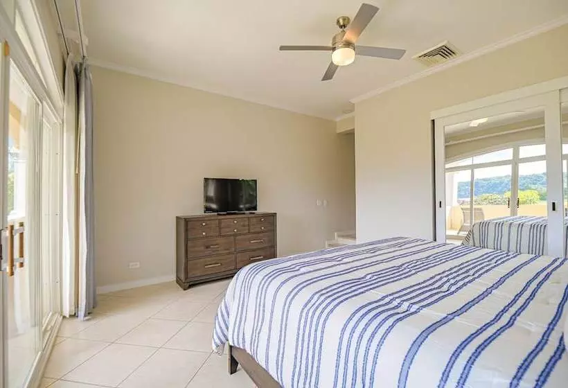 Cr Luxury Los Sueños Condos