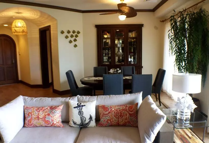 Cr Luxury Los Sueños Condos