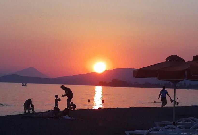 Hotel Pansion Akrogiali