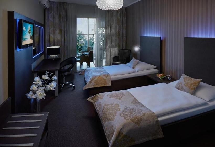 فندق Centrum With Free Parking