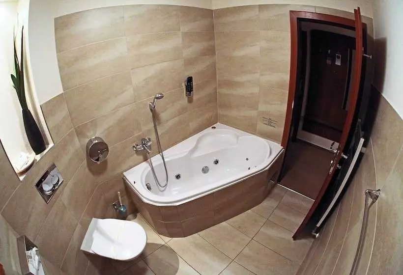 Hotelli Centrum With Free Parking