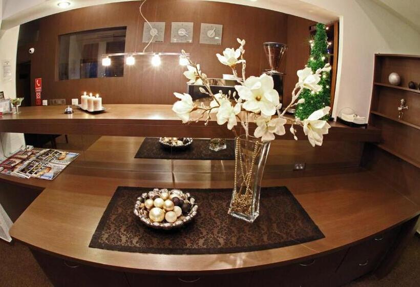 فندق Centrum With Free Parking