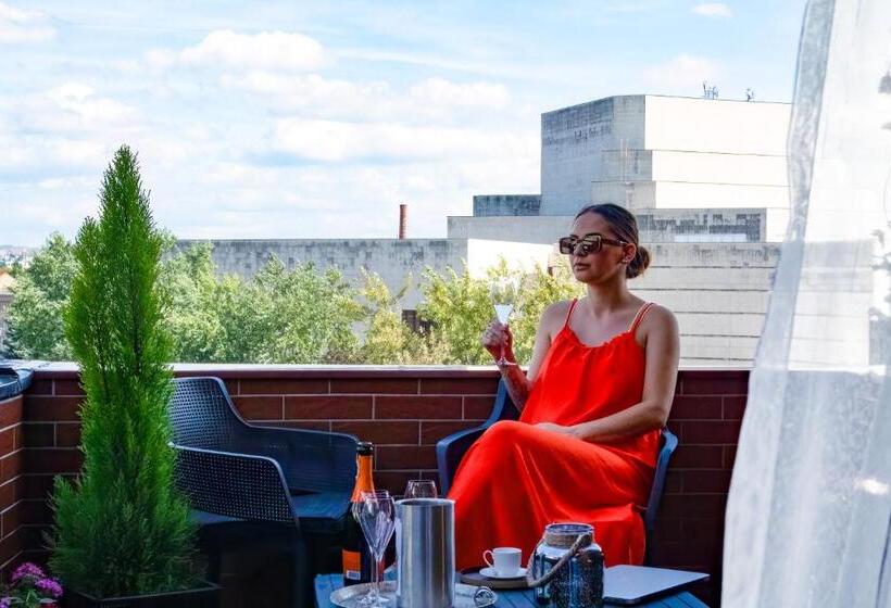 فندق Centrum With Free Parking