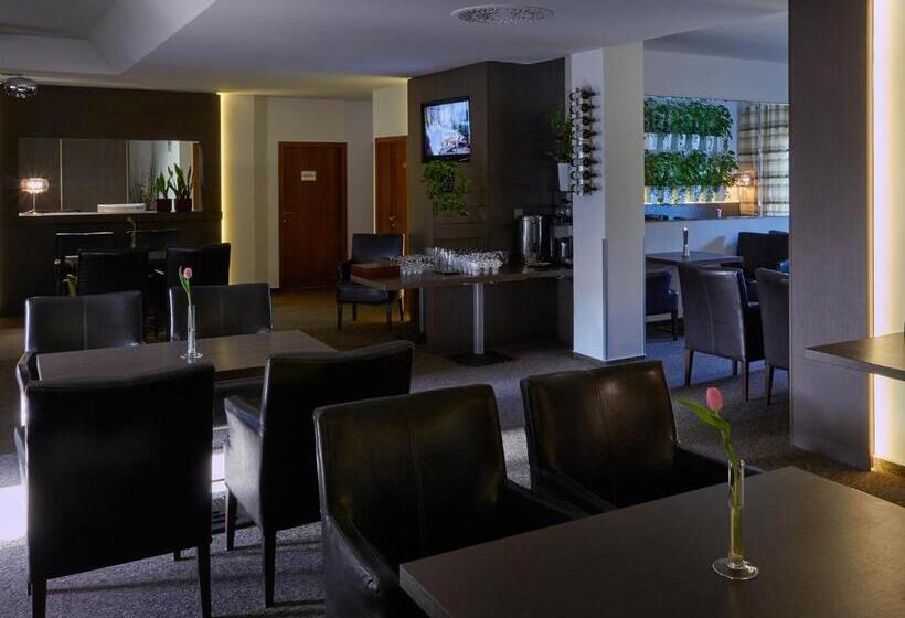 فندق Centrum With Free Parking