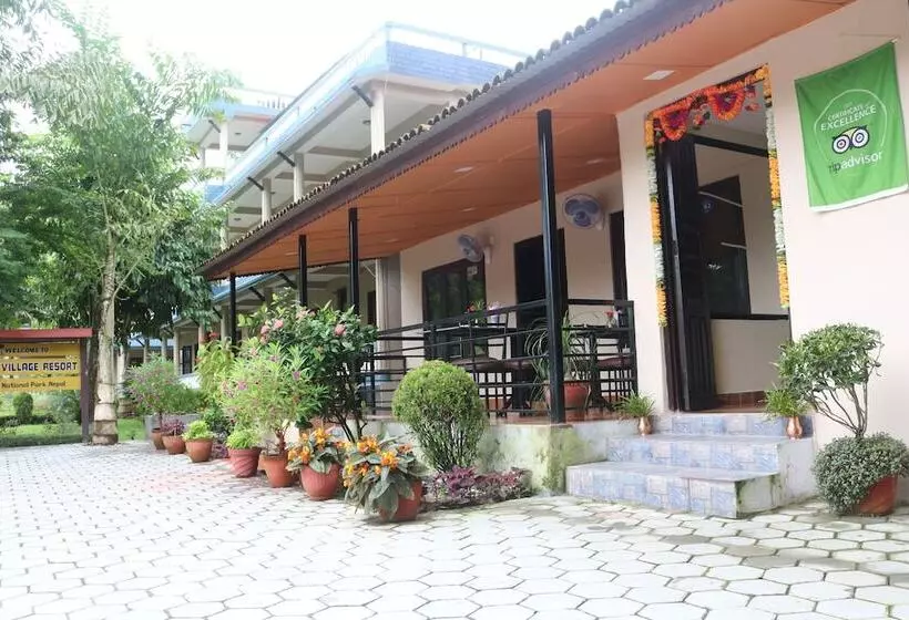 هتل Chitwan Village Resort