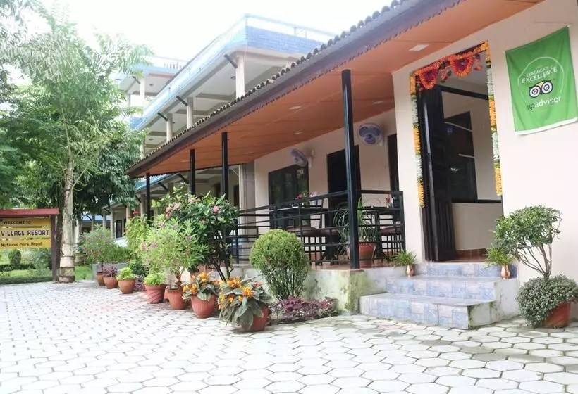 هتل Chitwan Village Resort