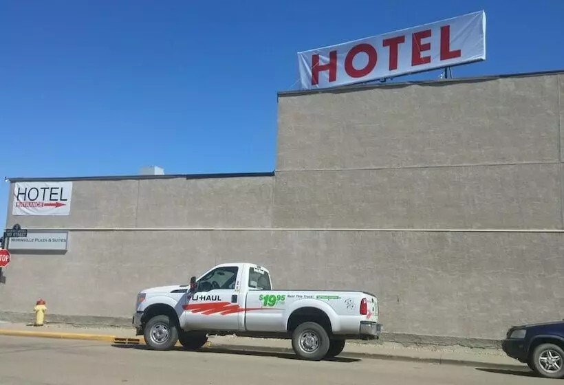 Hotelli Morinville Plaza & Suites