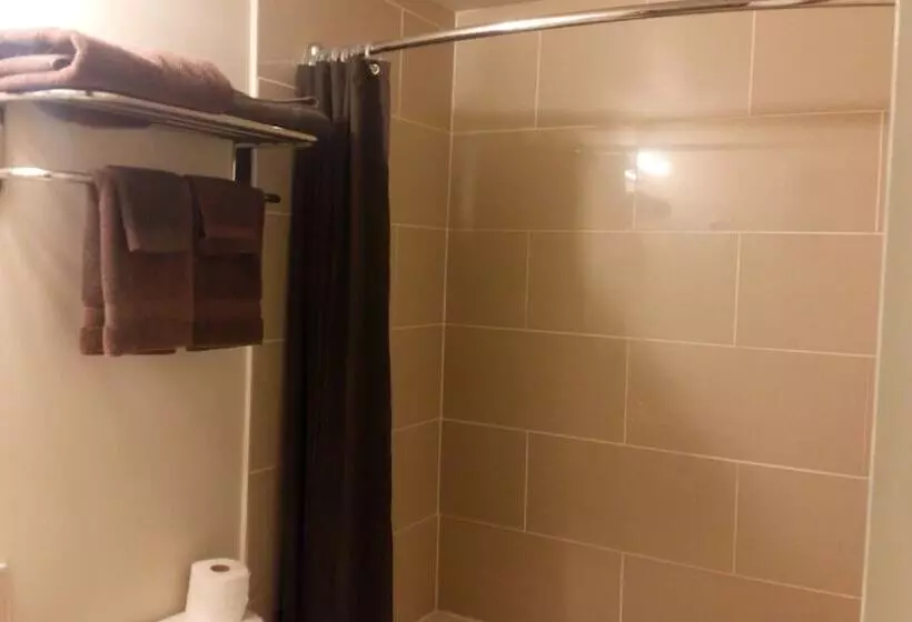 Hotelli Morinville Plaza & Suites