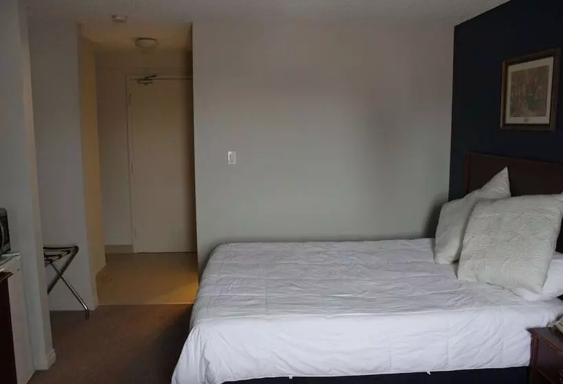 Hotelli Morinville Plaza & Suites