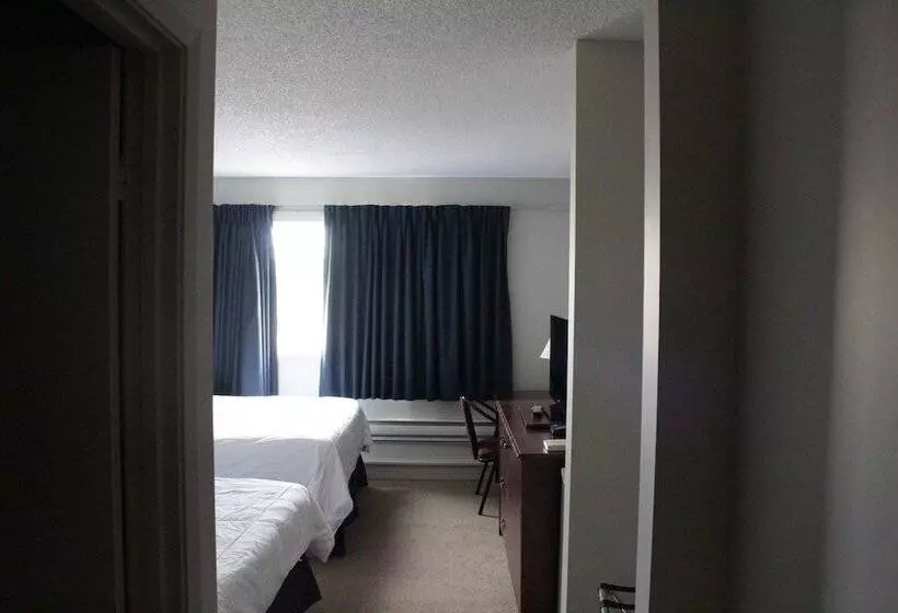 Hotelli Morinville Plaza & Suites
