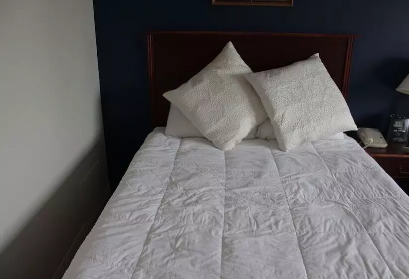 Hotelli Morinville Plaza & Suites