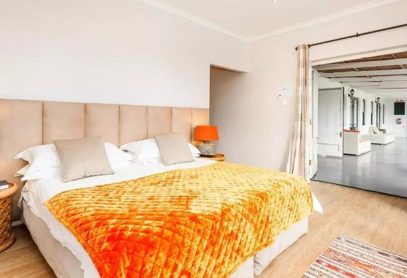 Lady Loch Country House