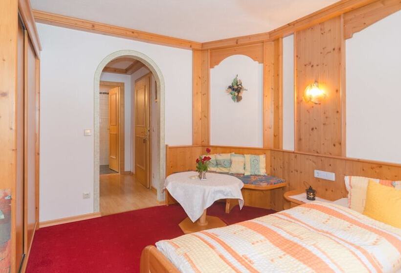 Pensionat Landhaus Kirchgasser