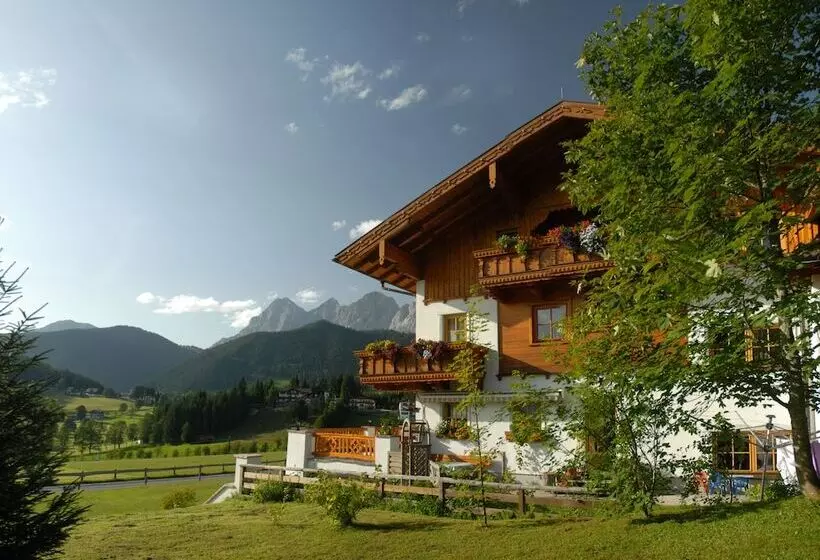 Majatalo Landhaus Kirchgasser