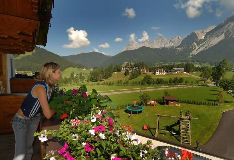 Majatalo Landhaus Kirchgasser