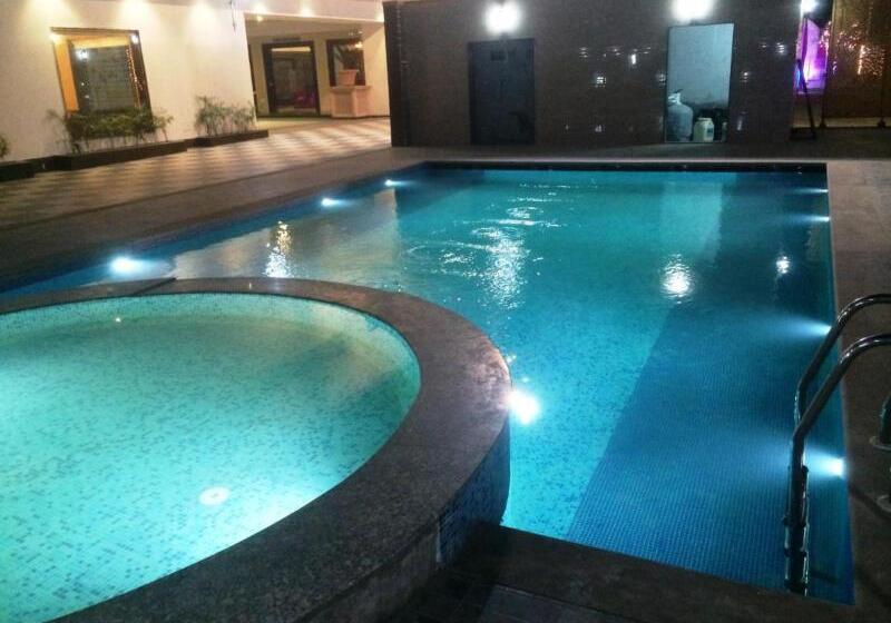 酒店 Chandra Grand