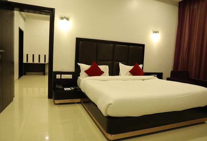 酒店 Chandra Grand