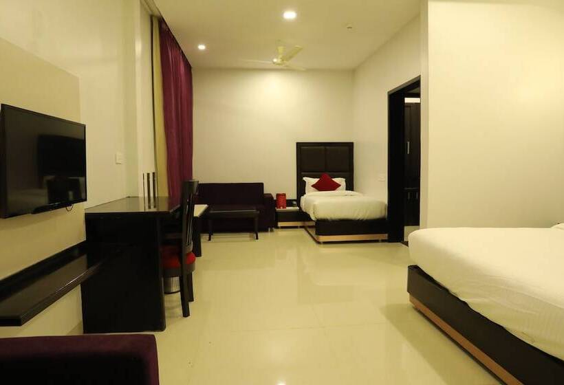 酒店 Chandra Grand