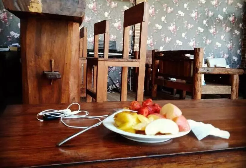 Hotelli Clover Homestay