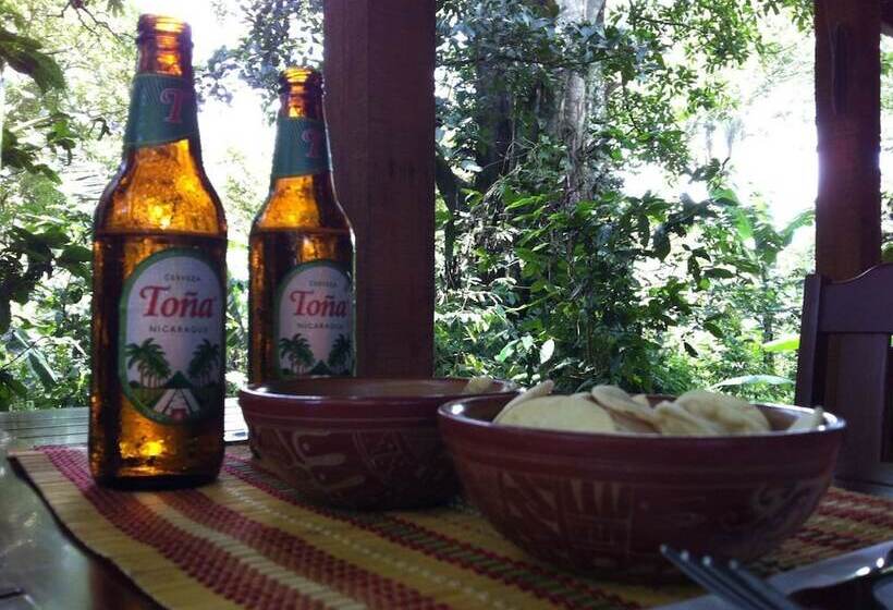 هتل Mombacho Lodge