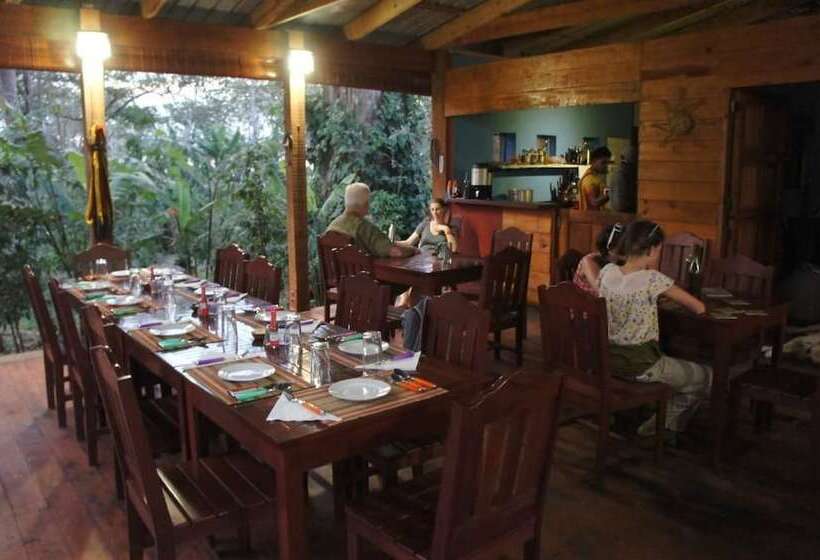 هتل Mombacho Lodge