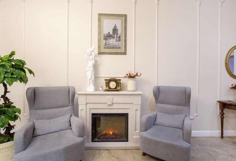 Отель On Mokhovoy