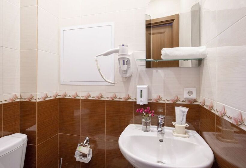 Отель On Mokhovoy