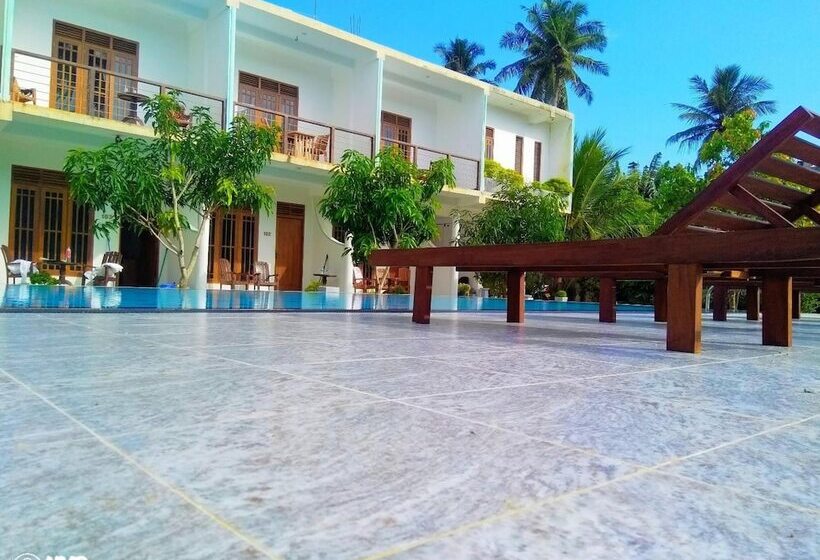 Отель Wavelength