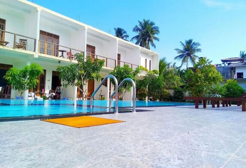 Отель Wavelength