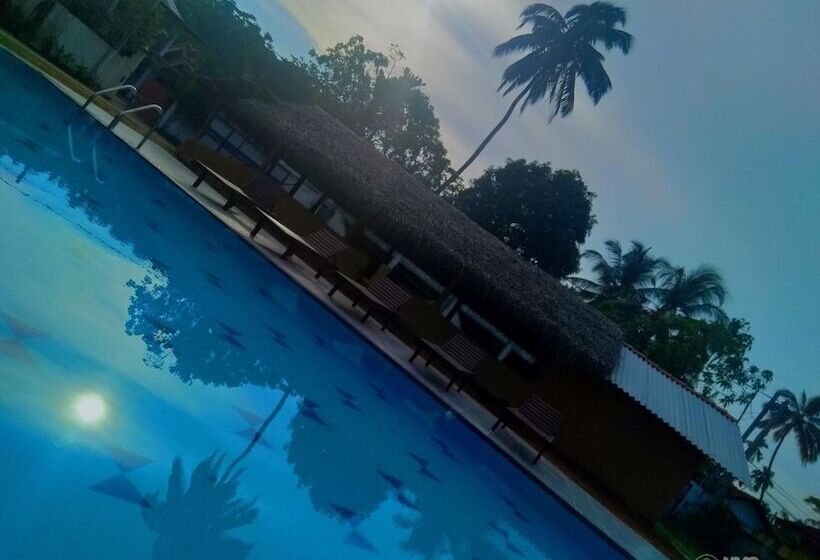 Отель Wavelength