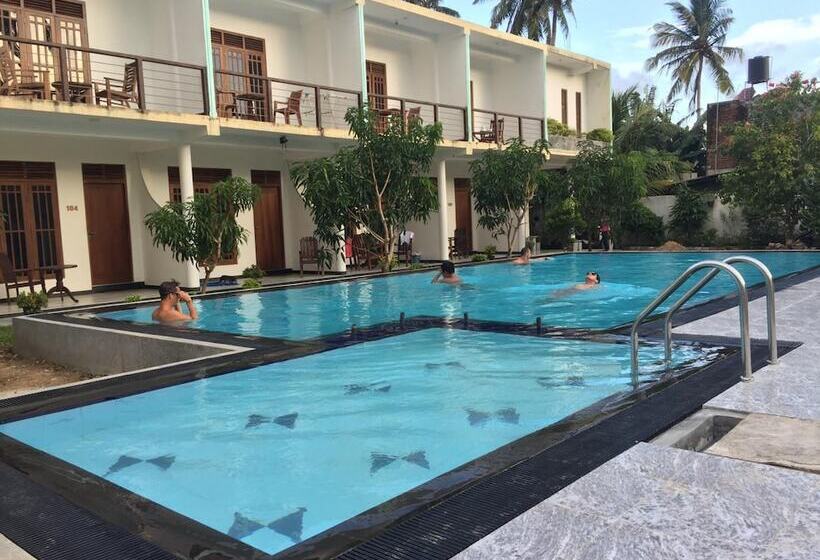 Отель Wavelength