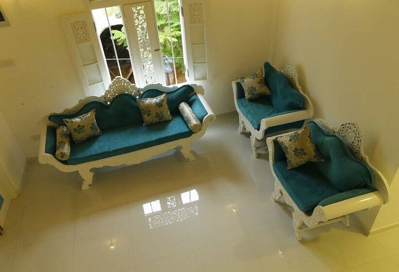 膳宿费 Fort Heaven