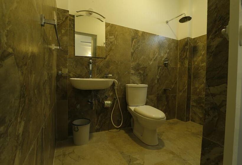 膳宿费 Fort Heaven