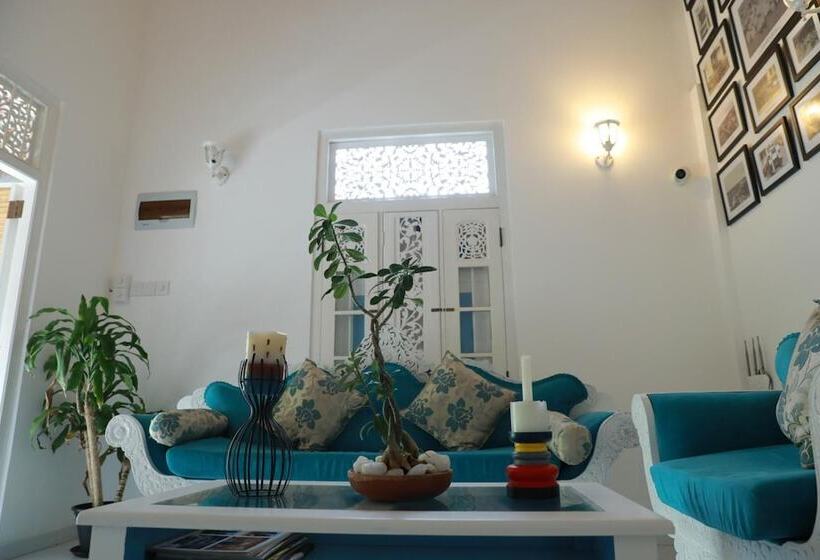 膳宿费 Fort Heaven