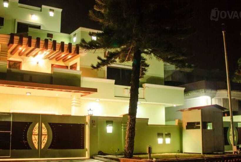 پانسیون Harvey's Guest House