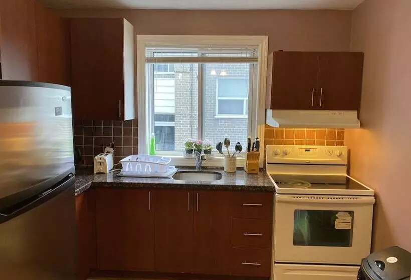 پانسیون Kashaneh Guest House   27 Greenbriar