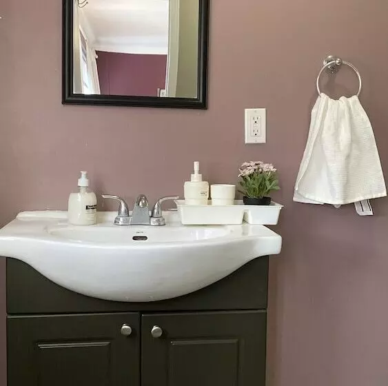 پانسیون Kashaneh Guest House   27 Greenbriar