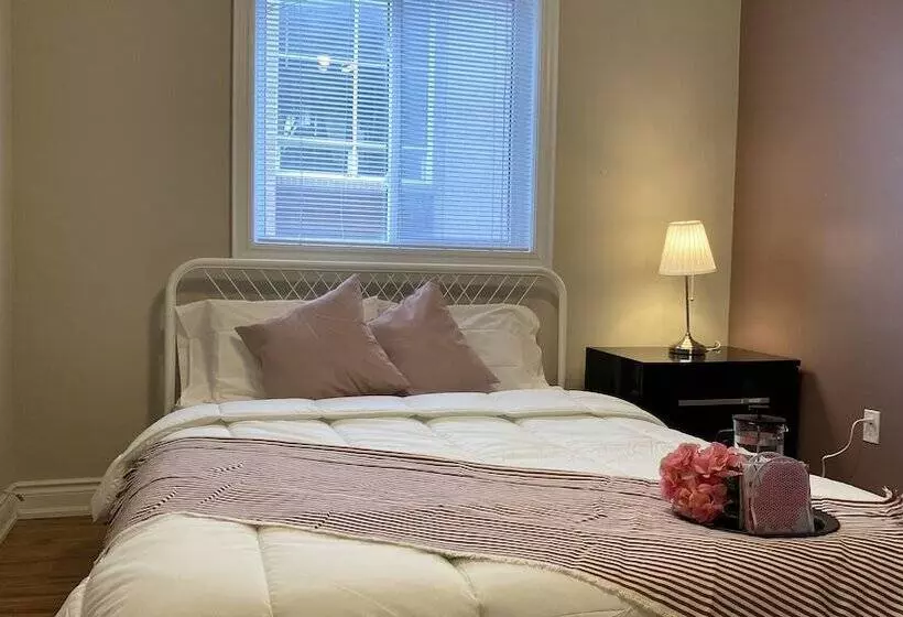 پانسیون Kashaneh Guest House   27 Greenbriar