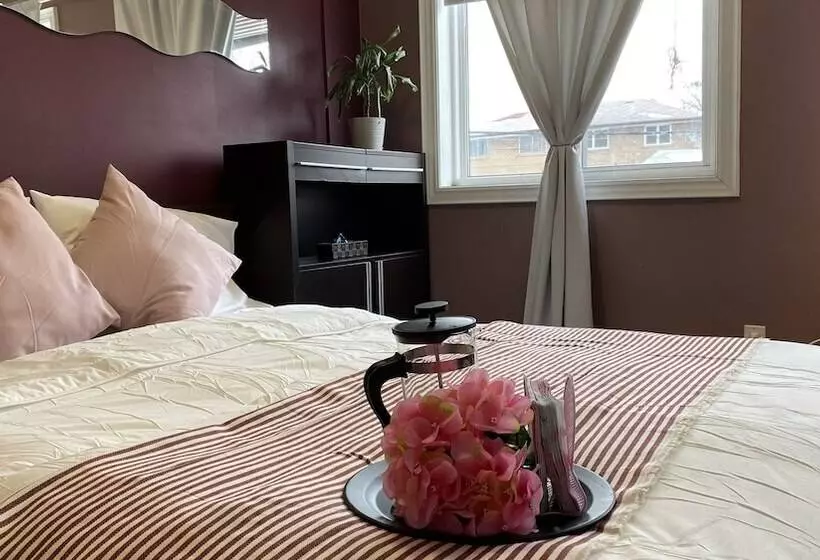 پانسیون Kashaneh Guest House   27 Greenbriar