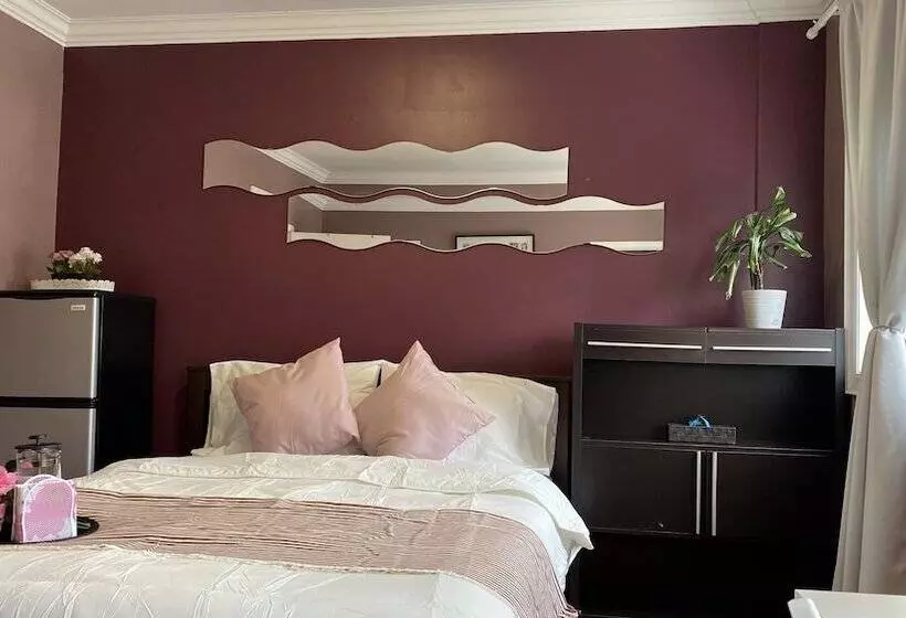 پانسیون Kashaneh Guest House   27 Greenbriar