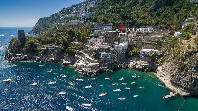 פנסיון Villa Corallium