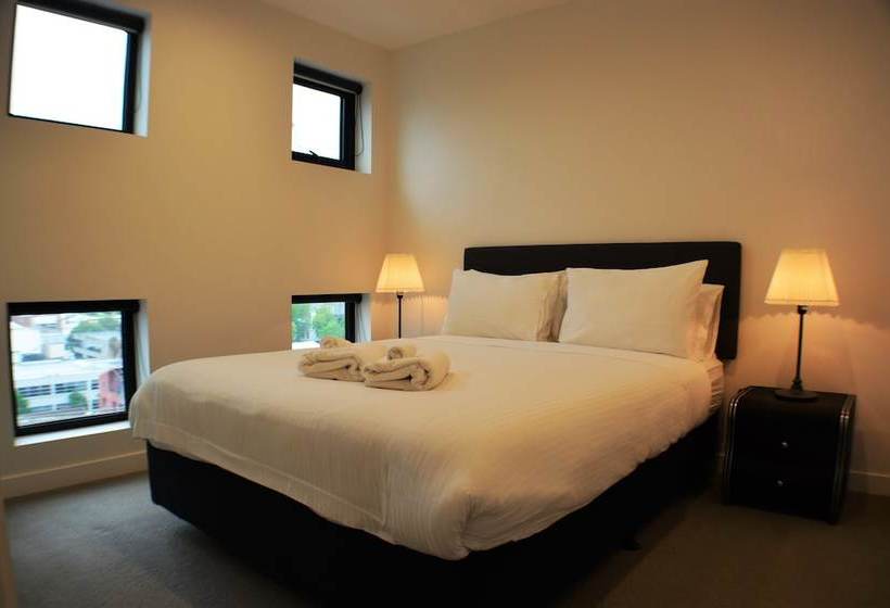 Royal Stays Apartments  Clarke St