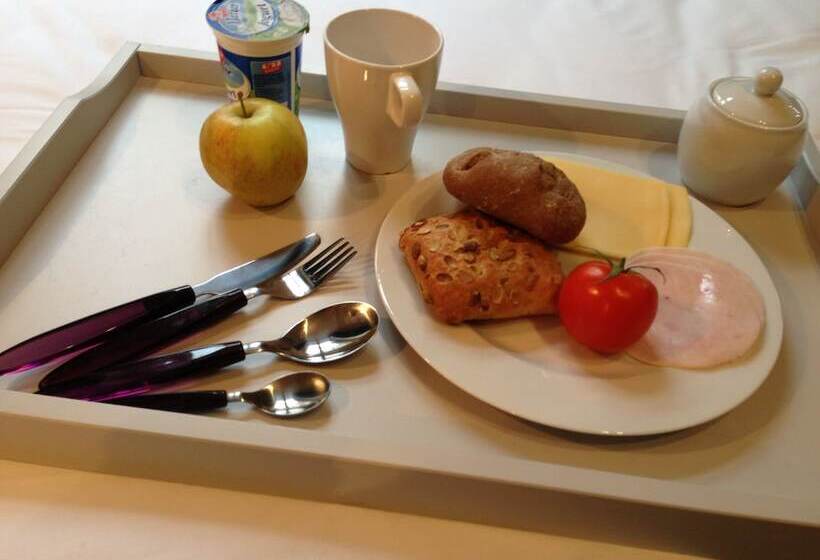 هتل Sentral Apartments