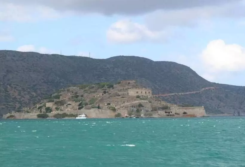 ホテル Infinity City Boutique