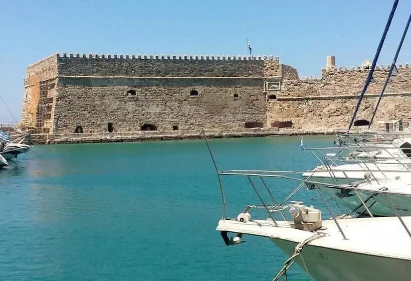 ホテル Infinity City Boutique