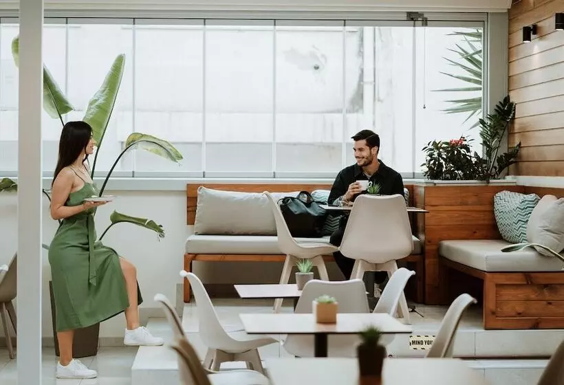 ホテル Infinity City Boutique