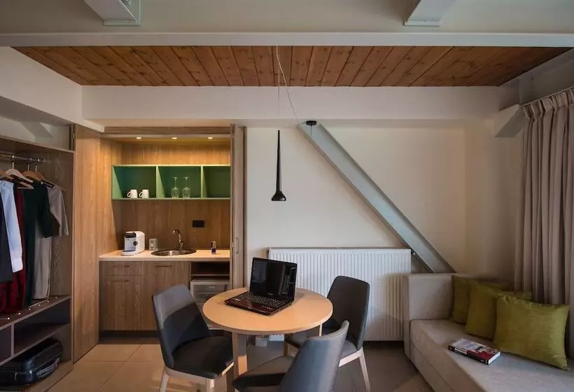 ホテル Infinity City Boutique