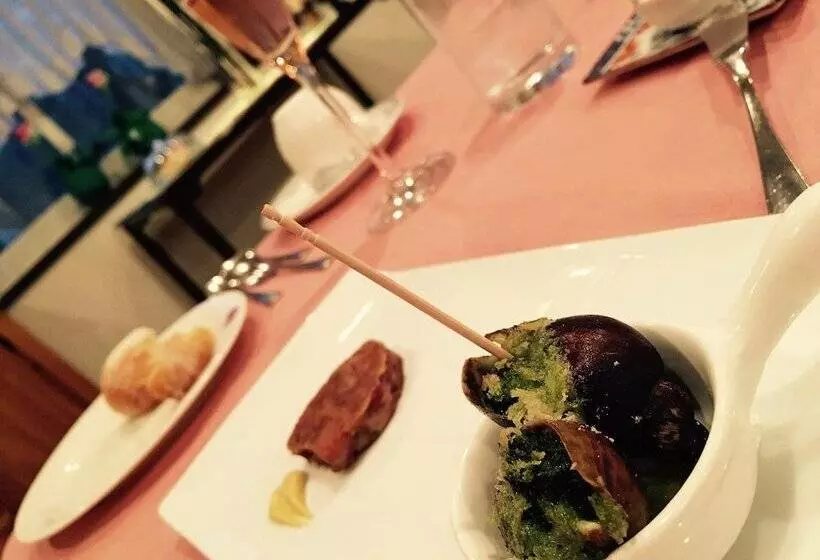 Petit Hotel Enchante