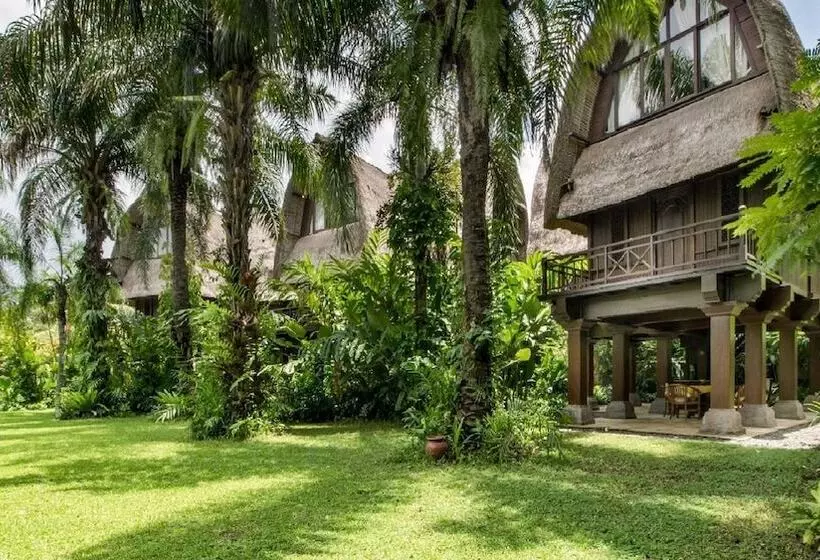 ホテル The Bali Purnati Center For The Arts